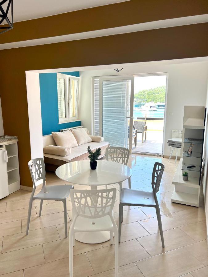 Apartments Villa Marina Рогозница Екстериор снимка