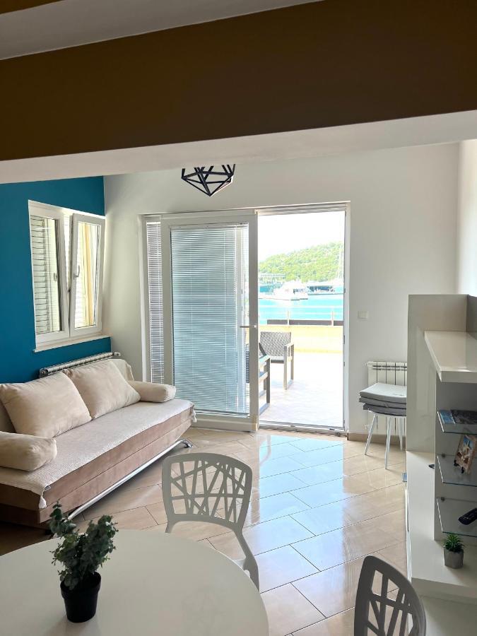 Apartments Villa Marina Рогозница Екстериор снимка