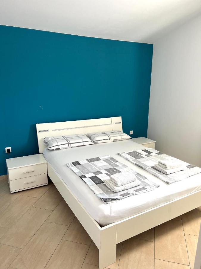 Apartments Villa Marina Рогозница Екстериор снимка