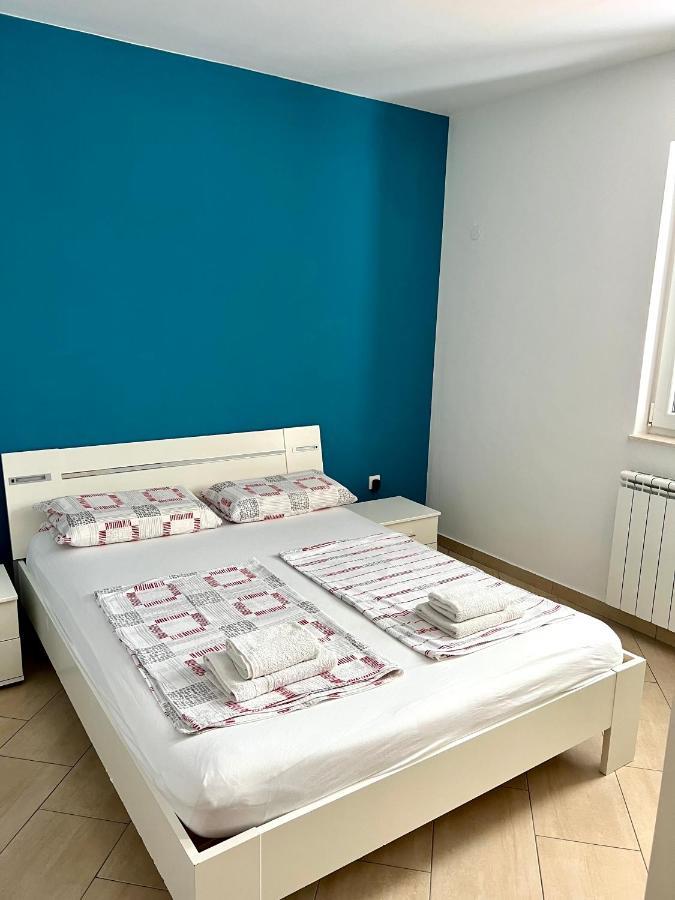 Apartments Villa Marina Рогозница Екстериор снимка