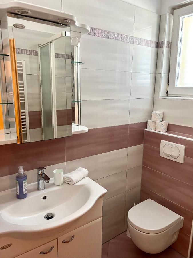 Apartments Villa Marina Рогозница Екстериор снимка